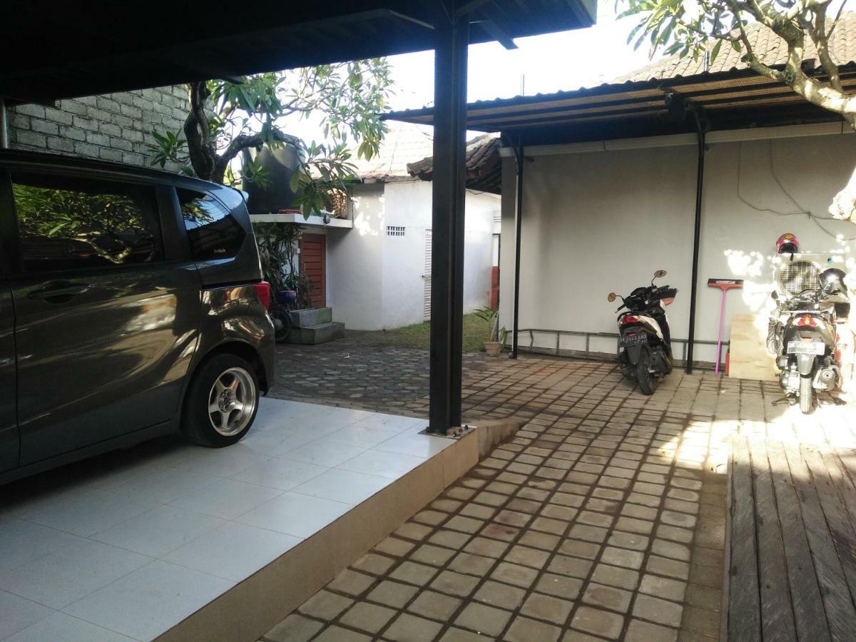 Made House Homestay And Dormitory Sanur  Exterior photo