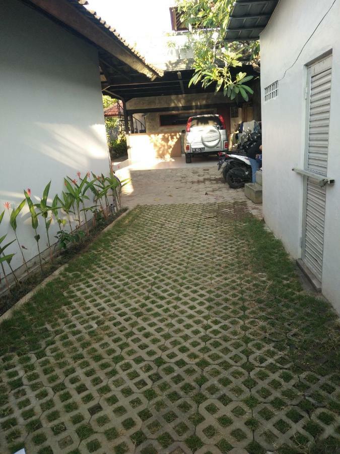 Made House Homestay And Dormitory Sanur  Exterior photo