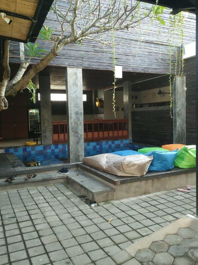 Made House Homestay And Dormitory Sanur  Exterior photo